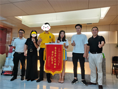 南寧裝修公司推薦：業(yè)主親自送錦旗，星藝裝飾有保障